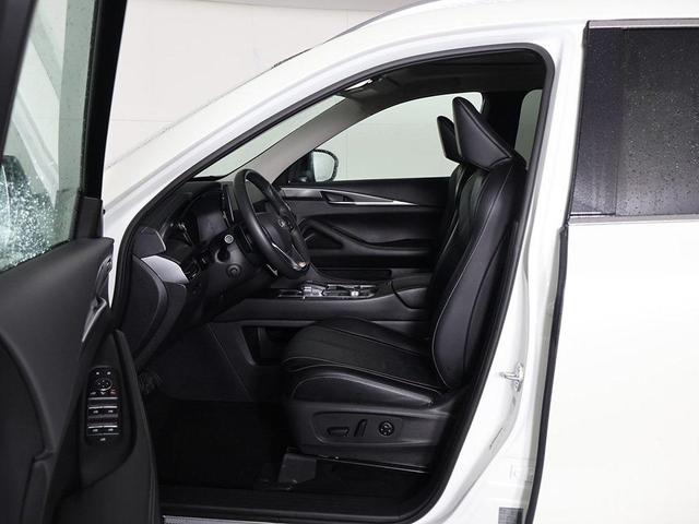 Photo of 2024 Majestic White INFINITI QX60