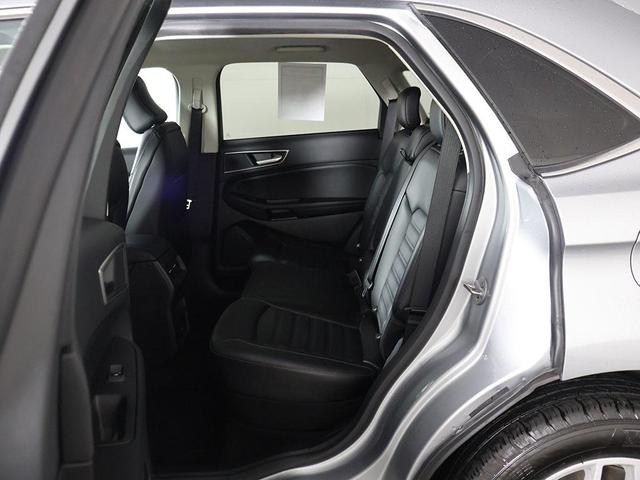 Photo of 2022 Silver Metallic Ford Edge