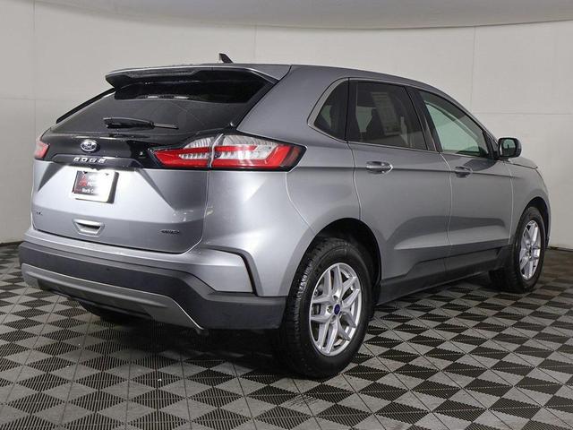 Photo of 2022 Silver Metallic Ford Edge