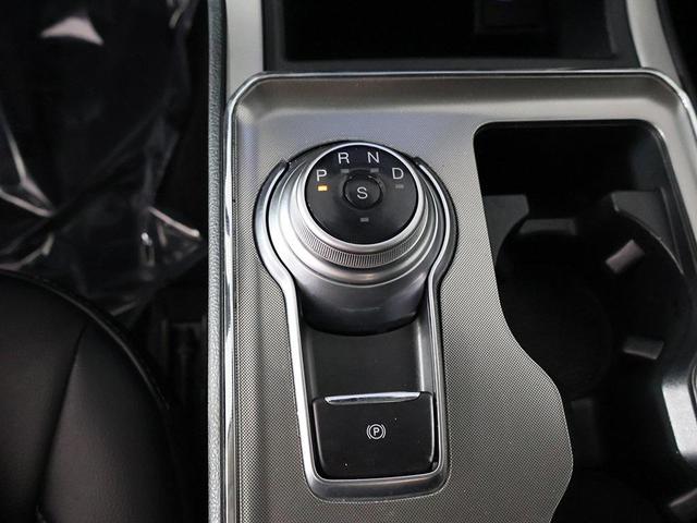 Photo of 2022 Silver Metallic Ford Edge