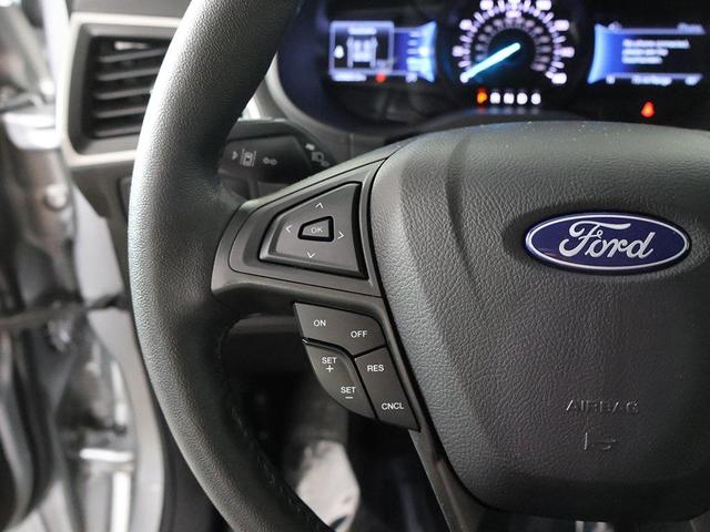 Photo of 2022 Silver Metallic Ford Edge