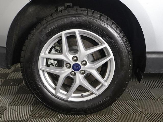 Photo of 2022 Silver Metallic Ford Edge
