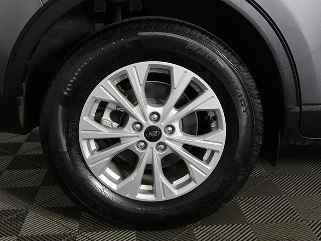 Photo of 2024 Carbonized Gray Metallic Ford Escape