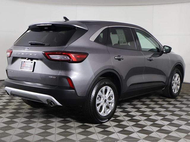 Photo of 2024 Carbonized Gray Metallic Ford Escape