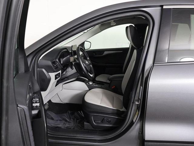Photo of 2024 Carbonized Gray Metallic Ford Escape