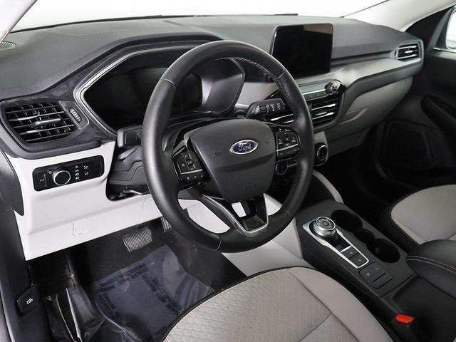 Photo of 2024 Carbonized Gray Metallic Ford Escape