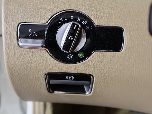 Photo of 2010 Diamond White Metallic Mercedes-Benz S-Class