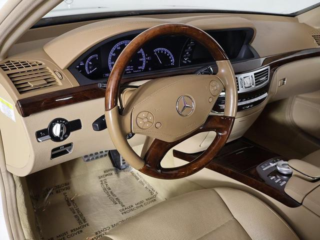 Photo of 2010 Diamond White Metallic Mercedes-Benz S-Class