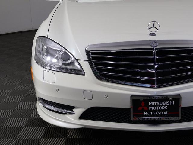 Photo of 2010 Diamond White Metallic Mercedes-Benz S-Class