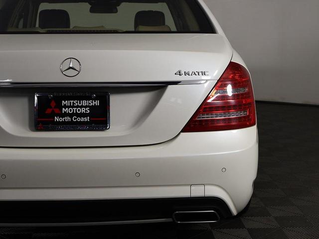 Photo of 2010 Diamond White Metallic Mercedes-Benz S-Class