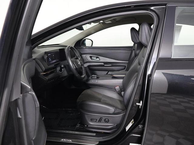 Photo of 2023 Black Diamond Pearl Nissan ARIYA