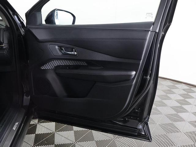 Photo of 2023 Black Diamond Pearl Nissan ARIYA