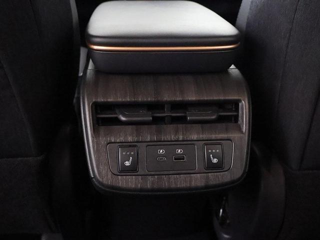 Photo of 2023 Black Diamond Pearl Nissan ARIYA