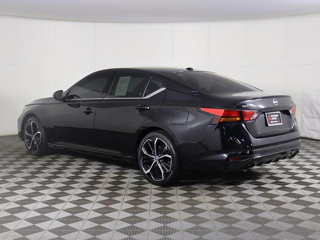 Photo of 2023 Super Black Nissan Altima