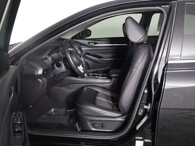 Photo of 2023 Super Black Nissan Altima