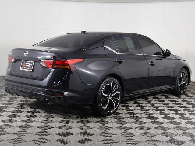 Photo of 2023 Super Black Nissan Altima