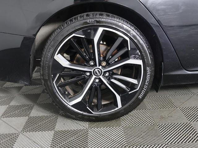 Photo of 2023 Super Black Nissan Altima