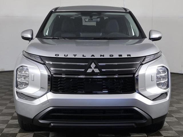 Photo of 2025 Alloy Silver Metallic Mitsubishi Outlander