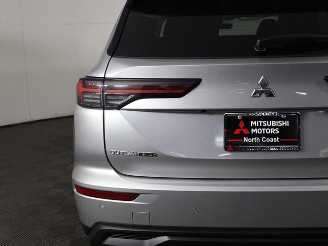 Photo of 2025 Alloy Silver Metallic Mitsubishi Outlander