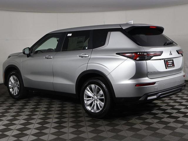 Photo of 2025 Alloy Silver Metallic Mitsubishi Outlander