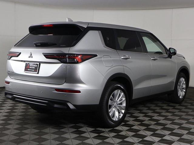 Photo of 2025 Alloy Silver Metallic Mitsubishi Outlander