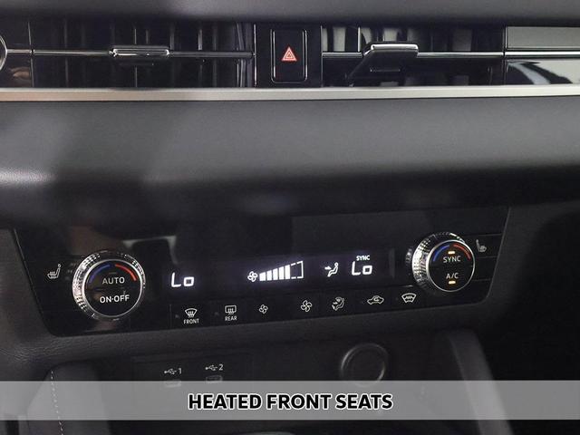 Photo of 2025 White Diamond Mitsubishi Outlander