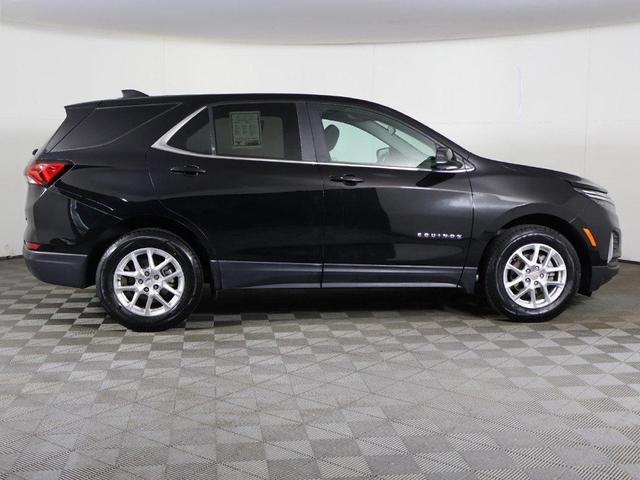 Photo of 2022 Mosaic Black Metallic Chevrolet Equinox