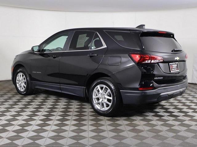 Photo of 2022 Mosaic Black Metallic Chevrolet Equinox