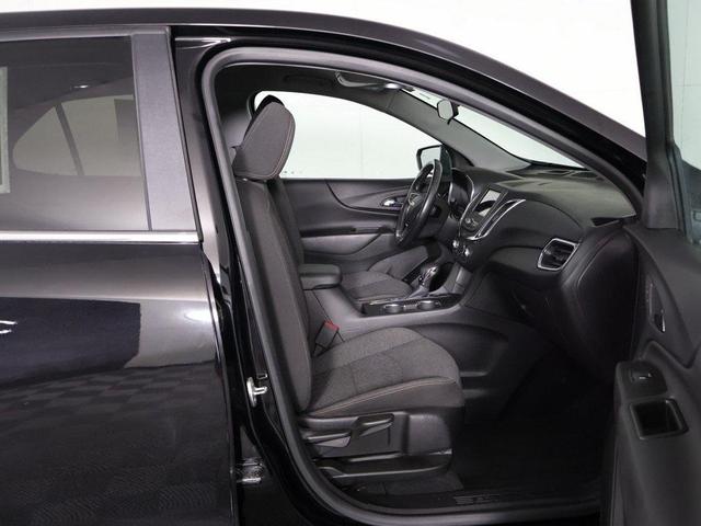 Photo of 2022 Mosaic Black Metallic Chevrolet Equinox