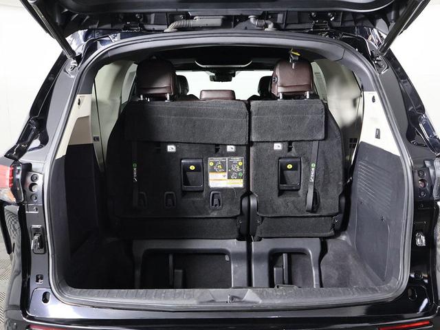 Photo of 2021 Midnight Black Metallic Toyota Sienna