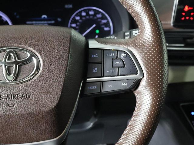 Photo of 2021 Midnight Black Metallic Toyota Sienna