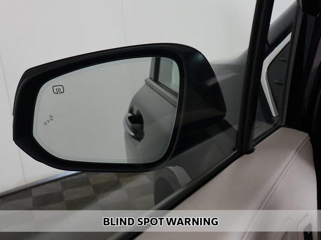 Photo of 2021 Midnight Black Metallic Toyota Sienna