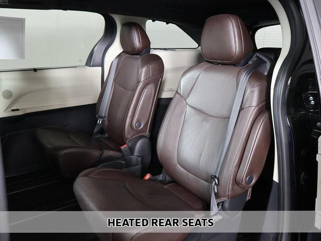 Photo of 2021 Midnight Black Metallic Toyota Sienna