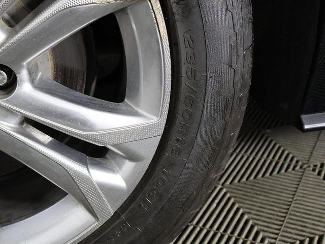 Photo of 2021 Midnight Black Metallic Toyota Sienna