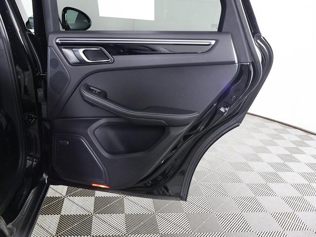 Photo of 2022 Black Porsche Macan