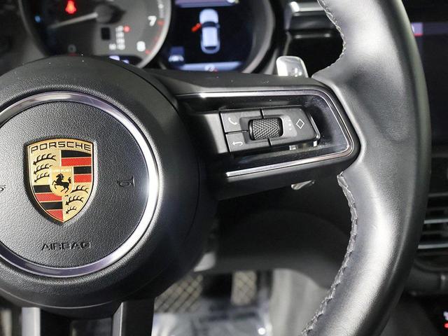 Photo of 2022 Black Porsche Macan