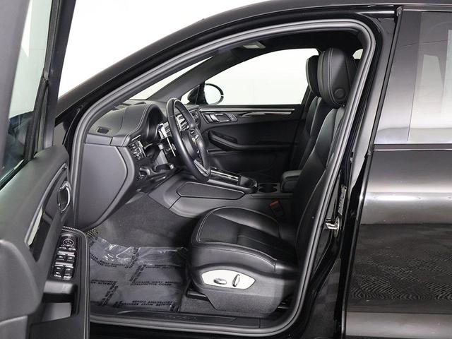 Photo of 2022 Black Porsche Macan
