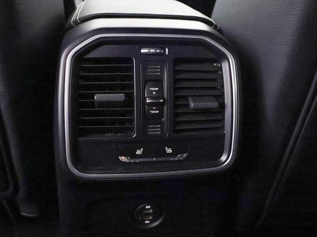 Photo of 2022 Black Porsche Macan