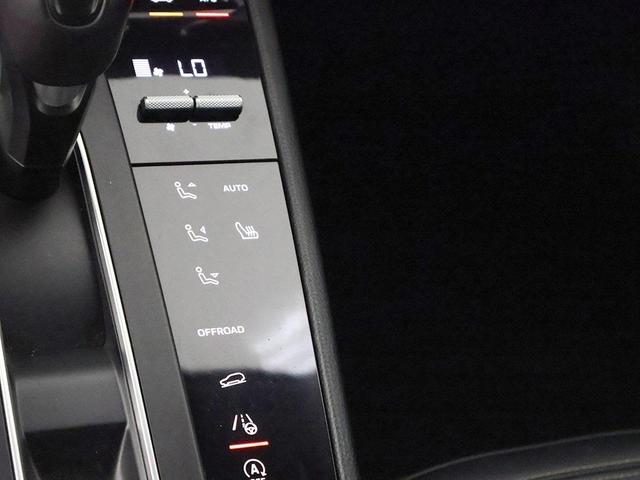 Photo of 2022 Black Porsche Macan