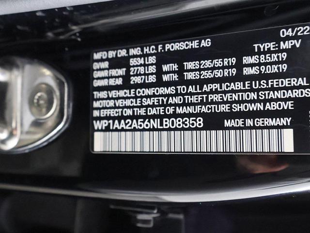 Photo of 2022 Black Porsche Macan