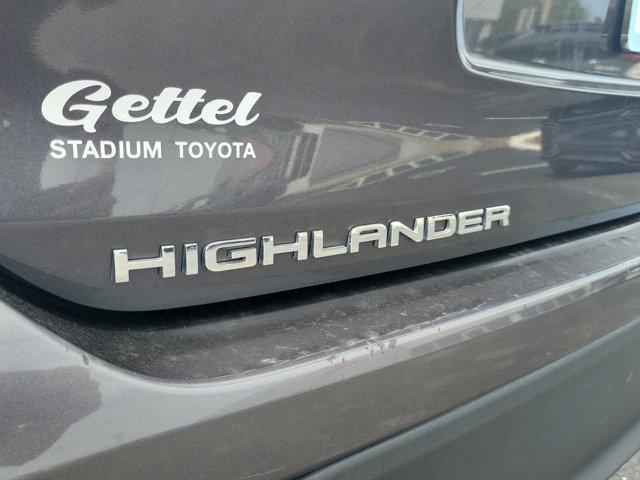 Photo of 2022 Magnetic Gray Metallic Toyota Highlander