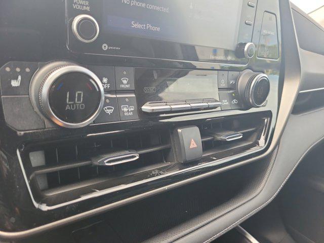 Photo of 2022 Magnetic Gray Metallic Toyota Highlander