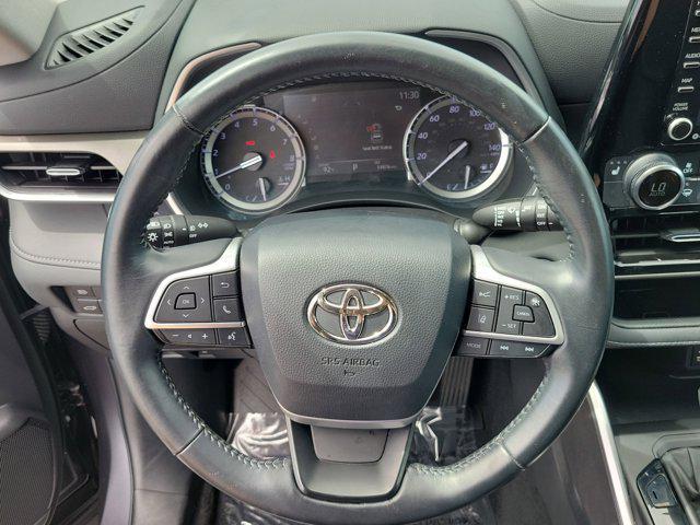 Photo of 2022 Magnetic Gray Metallic Toyota Highlander