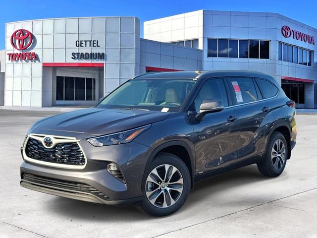 Photo of 2025 Magnetic Gray Metallic Toyota Highlander Hybrid