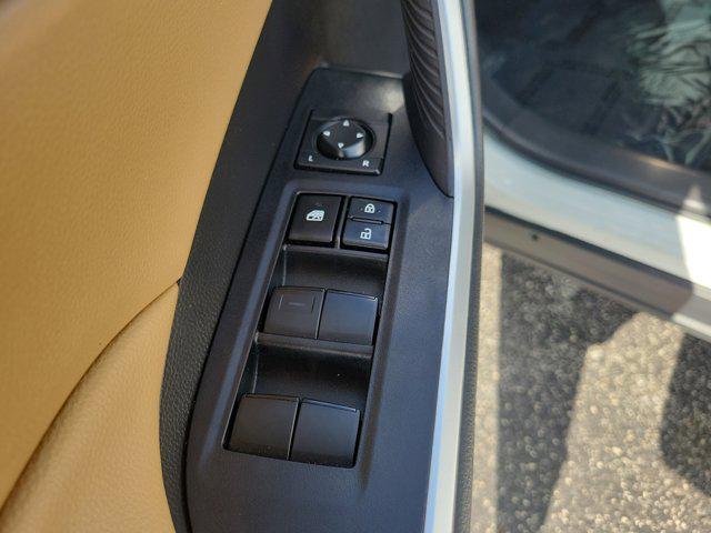 Photo of 2024 Ice Cap Toyota RAV4