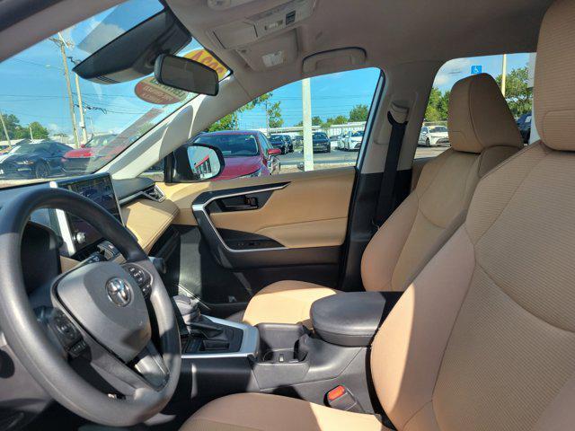 Photo of 2024 Ice Cap Toyota RAV4