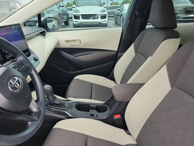 Photo of 2025 Classic Silver Metallic Toyota Corolla
