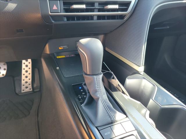 Photo of 2025 Ice Cap Toyota Camry