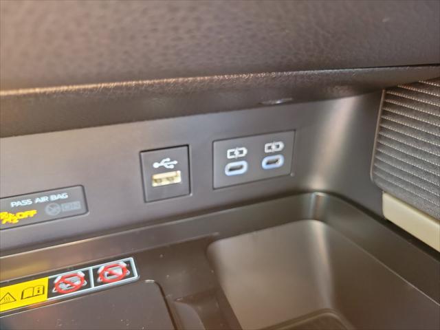 Photo of 2025 Ice Cap Toyota Camry