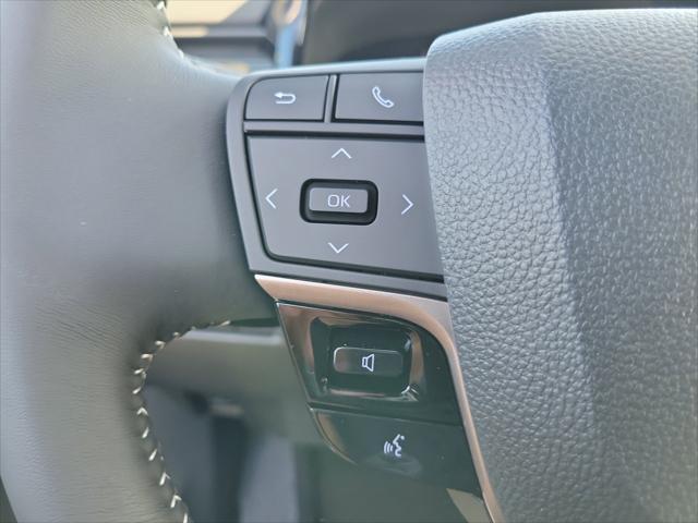 Photo of 2025 Ice Cap Toyota Camry